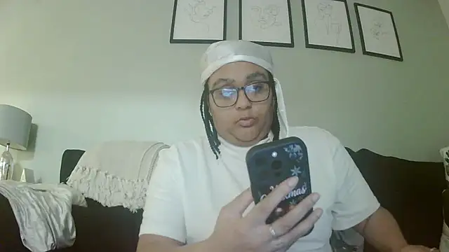 vanilla chocolate23 online show from December 18, 2025, 8:20 am