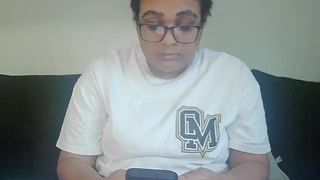 vanilla chocolate23 online show from January 17, 2026, 9:25 am