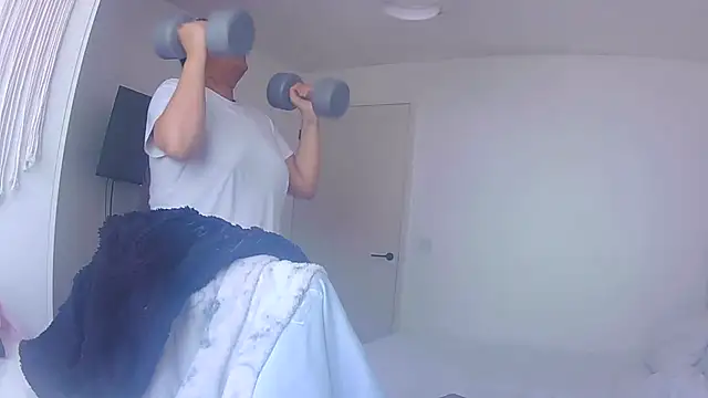 vanilla chocolate23 online show from April 5, 2026, 9:39 am