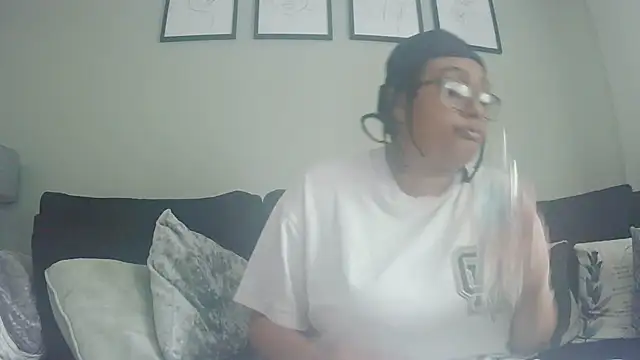 Snapshot of vanilla_chocolate23 chatting on May 21, 2026, 7:59 am vanilla chocolate23 online show from May 21, 2026, 7:59 am