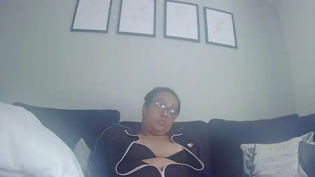 Snapshot of vanilla_chocolate23 chatting on June 3, 2026, 2:33 pm vanilla chocolate23 online show from June 3, 2026, 2:33 pm