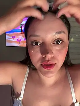 Snapshot of kenndall_21 chatting on December 20, 2025, 2:40 am kenndall 21 online show from December 20, 2025, 2:40 am