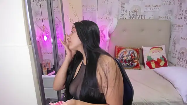 Snapshot of Alyssapark chatting on December 13, 2024, 7:21 pm Alyssapark online show from December 13, 2024, 7:21 pm