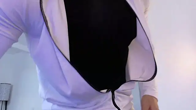 Snapshot of tony_muscle chatting on October 29, 2025, 7:59 pm tony muscle online show from October 29, 2025, 7:59 pm