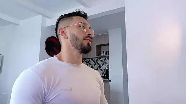 Snapshot of tony_muscle chatting on October 31, 2025, 5:03 pm tony muscle online show from October 31, 2025, 5:03 pm