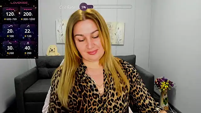 Lili Crossi online show from December 16, 2024, 9:57 am