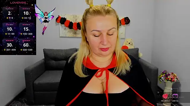 Lili Crossi online show from October 31, 2025, 6:58 am