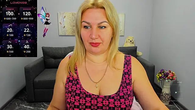 Lili Crossi online show from November 13, 2025, 6:45 am