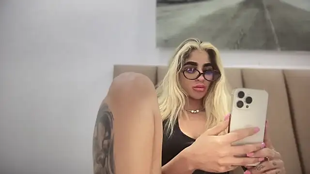 Snapshot of Susandolls chatting on October 21, 2025, 7:42 am Susandolls online show from October 21, 2025, 7:42 am