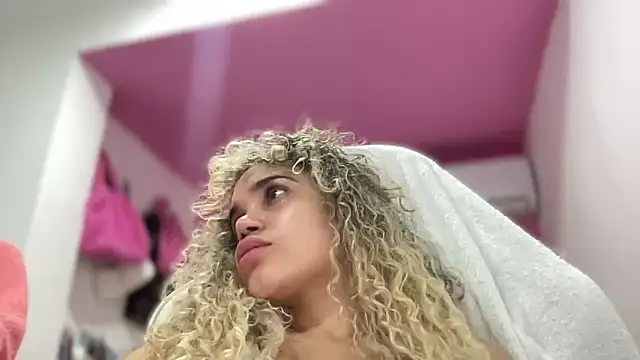 Susandolls online show from January 5, 2026, 6:44 pm