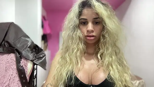 Susandolls online show from January 7, 2026, 2:03 am