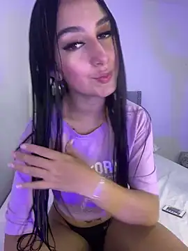 Snapshot of Emilyrosse11 chatting on March 13, 2025, 7:39 pm Emilyrosse11 online show from March 13, 2025, 7:39 pm