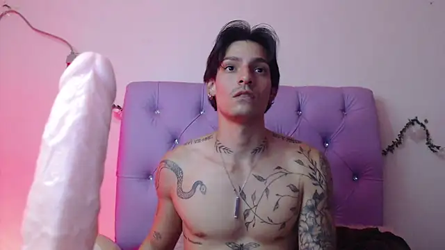 Apolo Hidalgo01 online show from January 24, 2025, 5:21 pm