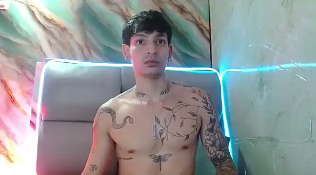 Apolo Hidalgo01 online show from March 13, 2025, 4:45 pm