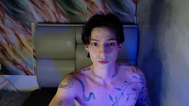 Apolo Hidalgo01 online show from October 5, 2025, 3:27 am