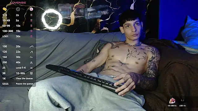 Apolo Hidalgo01 online show from April 15, 2026, 11:27 pm