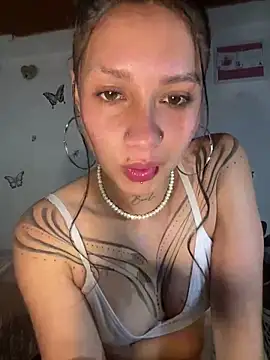 Snapshot of Andi9_ chatting on January 14, 2025, 3:01 am Andi9 online show from January 14, 2025, 3:01 am