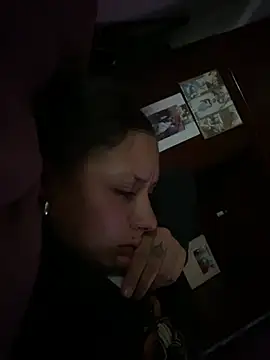 Snapshot of Andi9_ chatting on January 29, 2025, 2:51 am Andi9 online show from January 29, 2025, 2:51 am