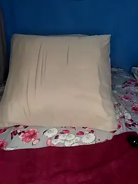 NunuBerry16 online show from February 20, 2025, 2:07 am