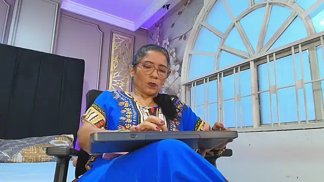 mature bigass   online show from November 29, 2025, 11:46 am