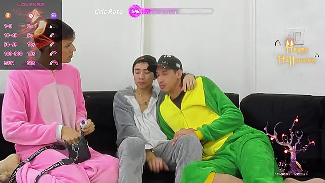 StrawwBoys online show from October 25, 2025, 10:45 am