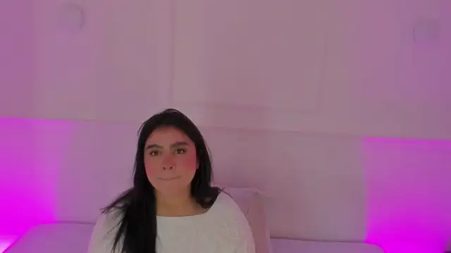 mary suarez online show from October 2, 2025, 3:24 am