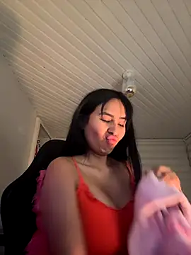 Anily Lovely online show from November 5, 2025, 11:38 pm