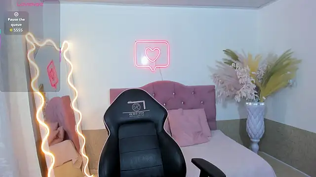 kendra tay online show from December 21, 2025, 3:13 am