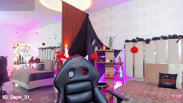 Daphnne tay online show from October 23, 2025, 7:23 pm