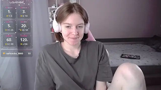 Snapshot of CassieJuice69 chatting on October 5, 2025, 1:53 pm CassieJuice69 online show from October 5, 2025, 1:53 pm