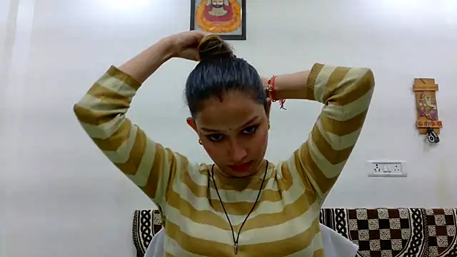 Aleena Rai online show from October 8, 2025, 7:44 pm