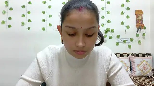 Aleena Rai online show from November 6, 2025, 7:37 pm