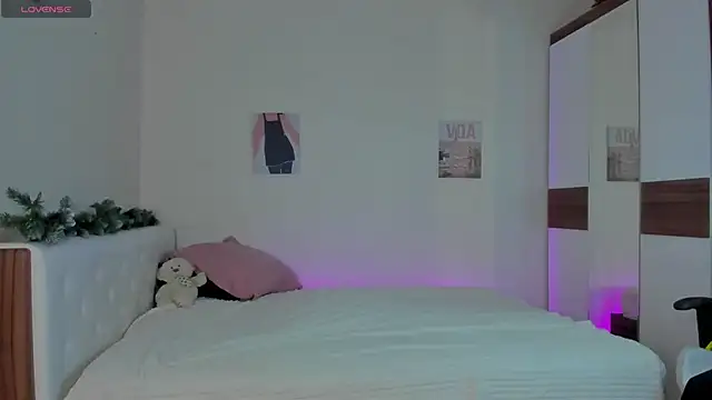 tender babyy online show from January 28, 2025, 2:21 pm