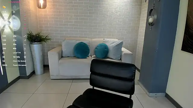 Snapshot of IrinaPortman chatting on March 13, 2025, 7:39 pm IrinaPortman online show from March 13, 2025, 7:39 pm