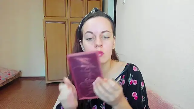 Snapshot of Sabrina_Lavv chatting on September 10, 2025, 11:43 am Sabrina Lavv online show from September 10, 2025, 11:43 am