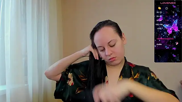 Sabrina Lavv online show from November 14, 2025, 10:14 am