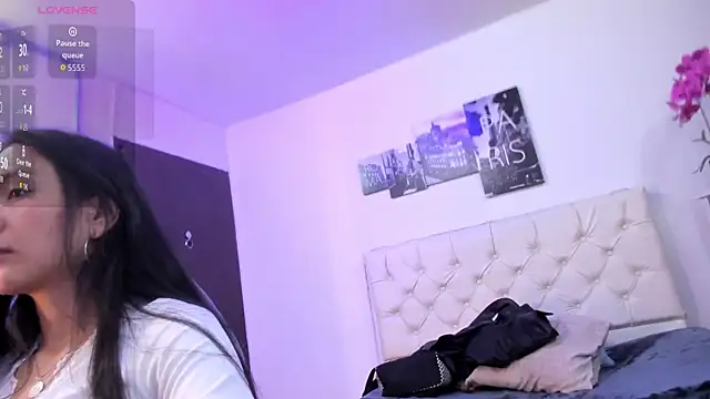 Amy Kiitty  online show from November 8, 2025, 12:38 pm