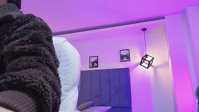 Amy Kiitty  online show from April 18, 2026, 1:15 pm