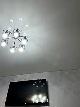 Snapshot of viviandaimond1 chatting on October 17, 2025, 4:20 pm viviandaimond1 online show from October 17, 2025, 4:20 pm