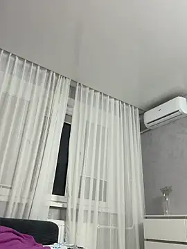 Snapshot of viviandaimond1 chatting on October 18, 2025, 5:35 pm viviandaimond1 online show from October 18, 2025, 5:35 pm