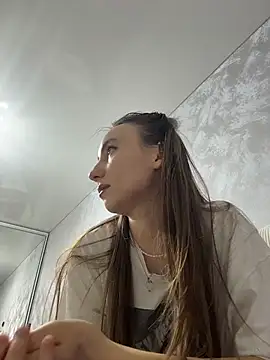 viviandaimond1 online show from November 30, 2025, 9:41 pm