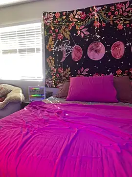 GoldieBakeman online show from February 18, 2025, 5:42 pm