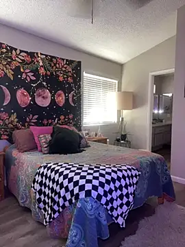 GoldieBakeman online show from October 6, 2025, 3:53 pm