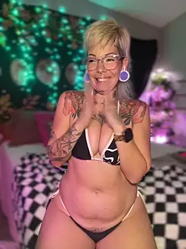 GoldieBakeman online show from December 1, 2025, 5:18 pm