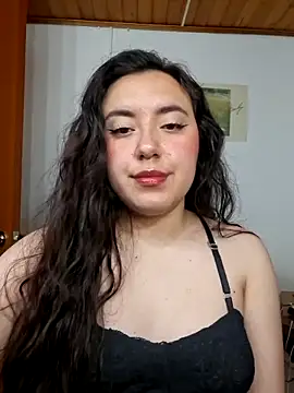 Emi chik online show from June 5, 2026, 5:03 am