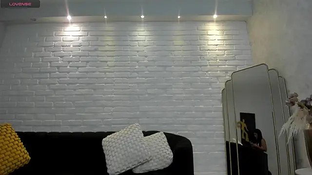 Snapshot of KatieNolan_1 chatting on February 7, 2025, 7:38 pm KatieNolan 1 online show from February 7, 2025, 7:38 pm