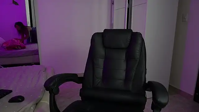 tammylee  online show from October 15, 2025, 8:47 am