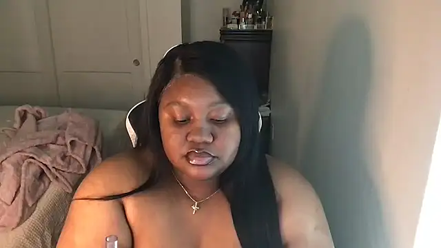 explosivekitty69 online show from October 7, 2025, 10:18 pm