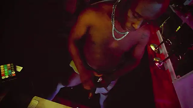 Snapshot of Pressure69mee chatting on February 2, 2025, 12:13 pm Pressure69mee online show from February 2, 2025, 12:13 pm