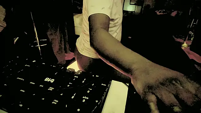 Snapshot of Pressure69mee chatting on February 12, 2025, 4:00 pm Pressure69mee online show from February 12, 2025, 4:00 pm